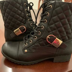 Guess Short Boot